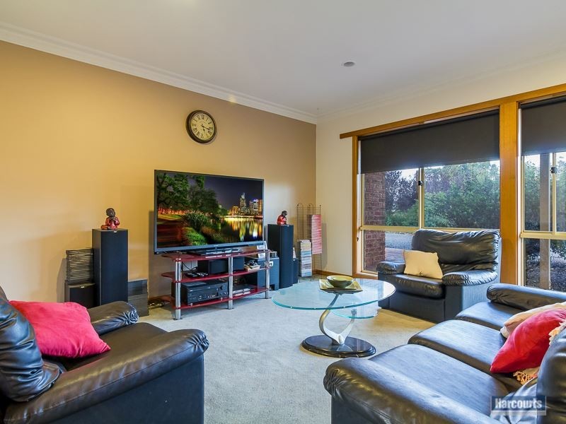 11 Sherwood Court, Drouin VIC 3818