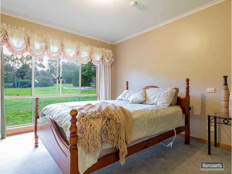 11 Sherwood Court, Drouin VIC 3818