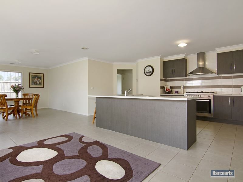 35 Lyndhurst Square, Drouin VIC 3818