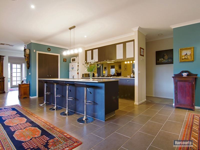 6 Janine Court, Drouin VIC 3818