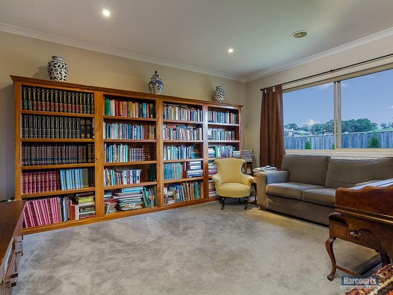 6 Janine Court, Drouin VIC 3818