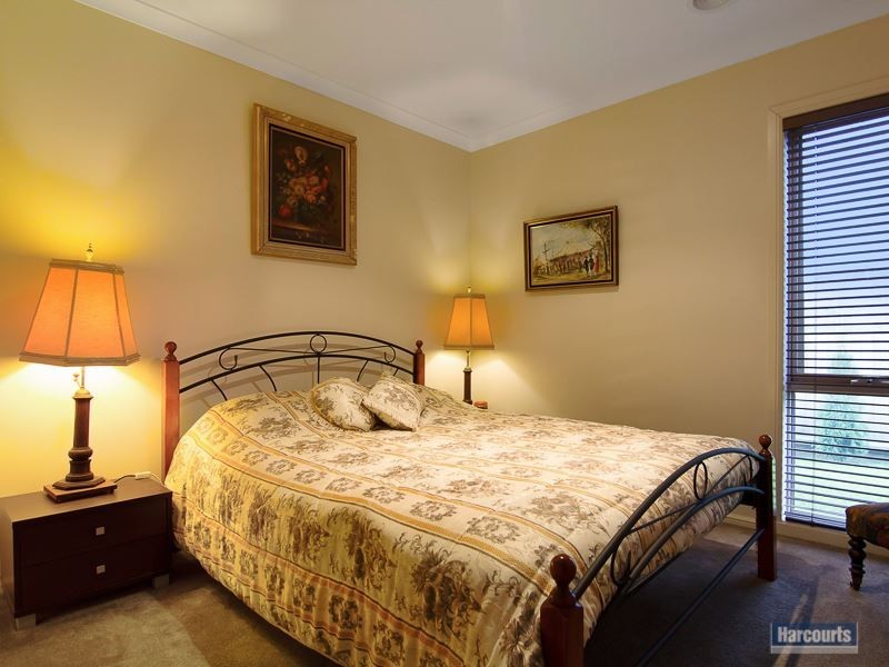 6 Janine Court, Drouin VIC 3818