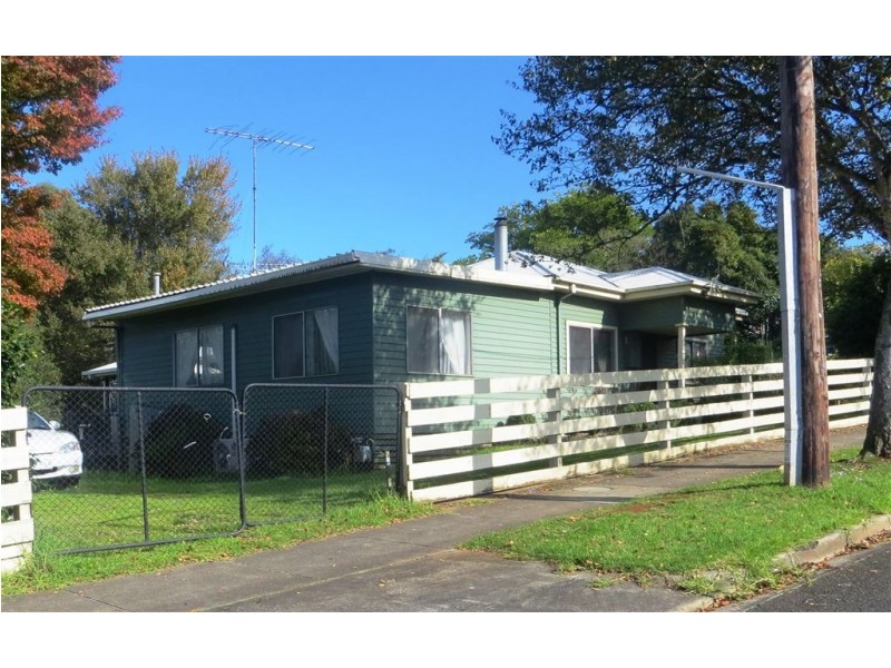 4 Longwarry Road, Drouin VIC 3818