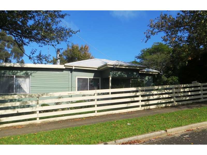 4 Longwarry Road, Drouin VIC 3818