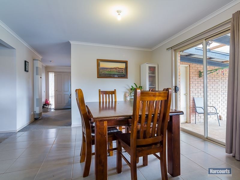 4 Vivian Court, Drouin VIC 3818
