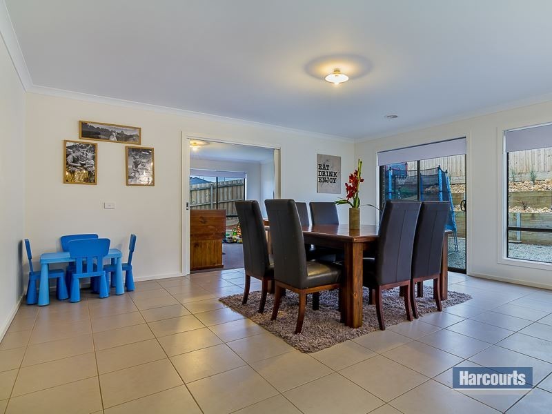 11 Tulloch Street, Drouin VIC 3818