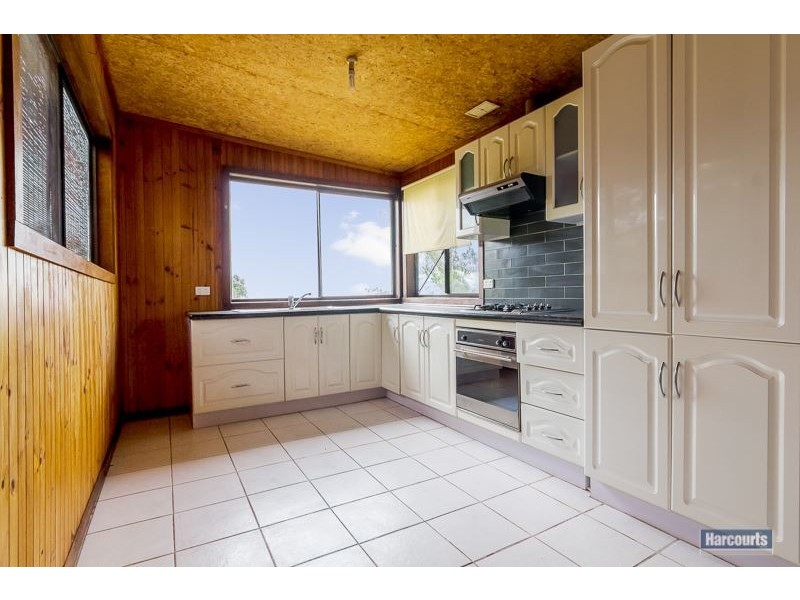 16 Mary Street, Bunyip VIC 3815