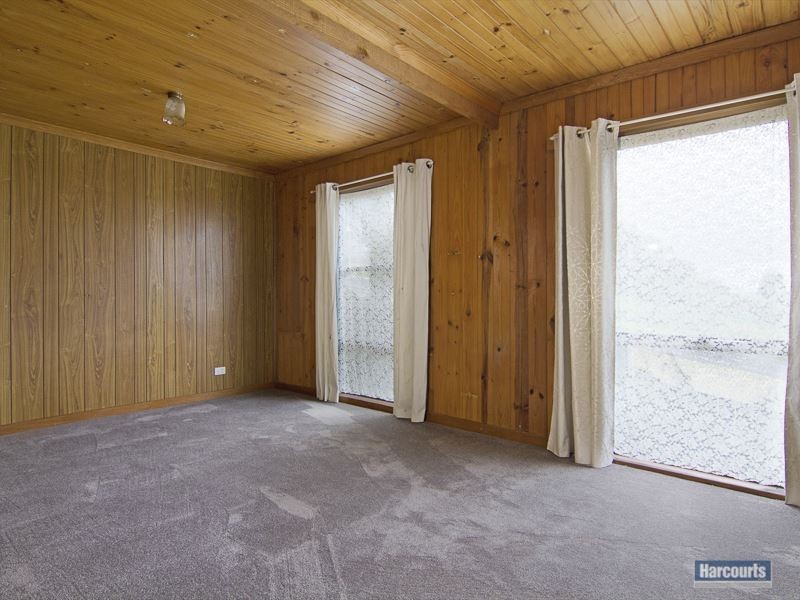16 Mary Street, Bunyip VIC 3815