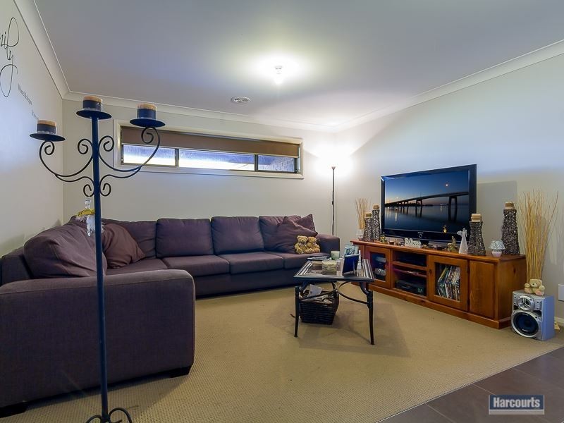 27 Claudia Crescent, Drouin VIC 3818