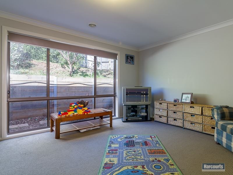 27 Claudia Crescent, Drouin VIC 3818
