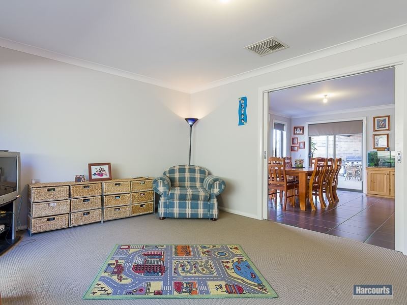 27 Claudia Crescent, Drouin VIC 3818