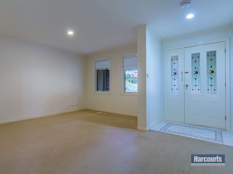 3 Wallace Crescent, Drouin VIC 3818