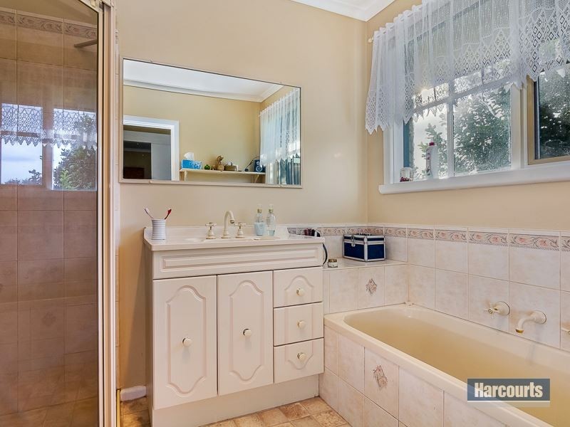 210 Sheehan Road, Hallora VIC 3818