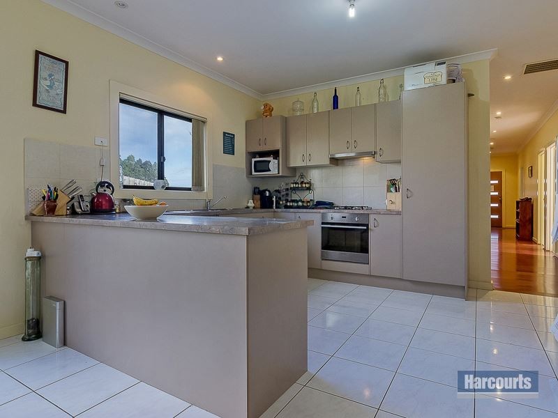 5 Buritta Court, Drouin VIC 3818