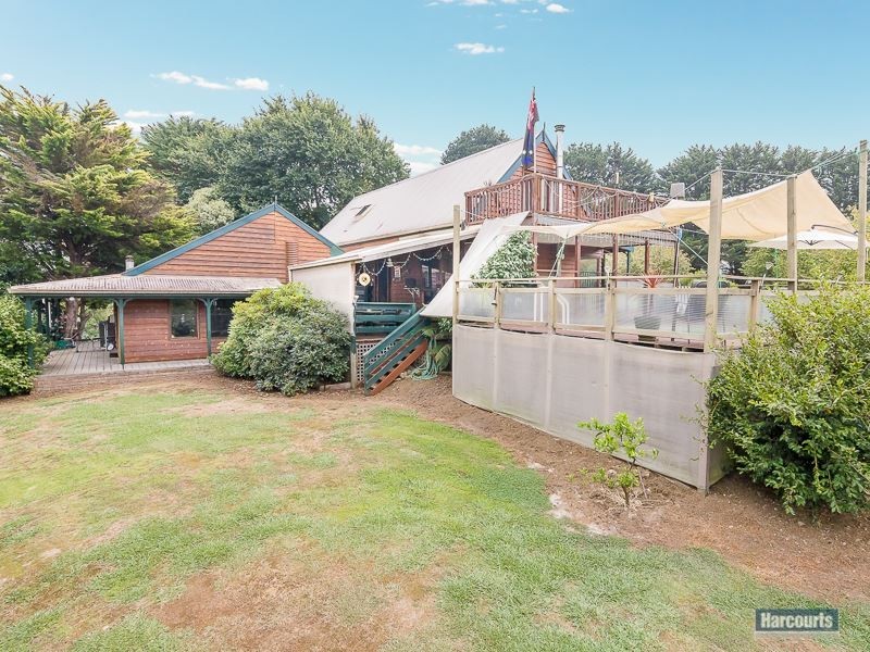 70 Clarke and Barr Road, Jindivick VIC 3818