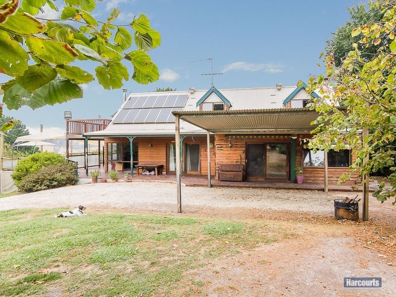 70 Clarke and Barr Road, Jindivick VIC 3818