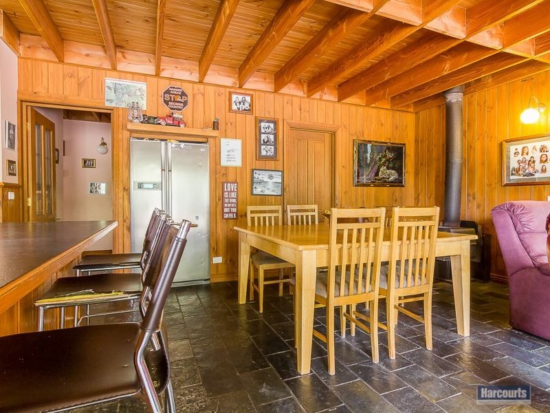 70 Clarke and Barr Road, Jindivick VIC 3818