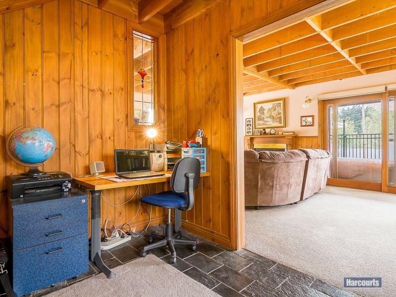 70 Clarke and Barr Road, Jindivick VIC 3818