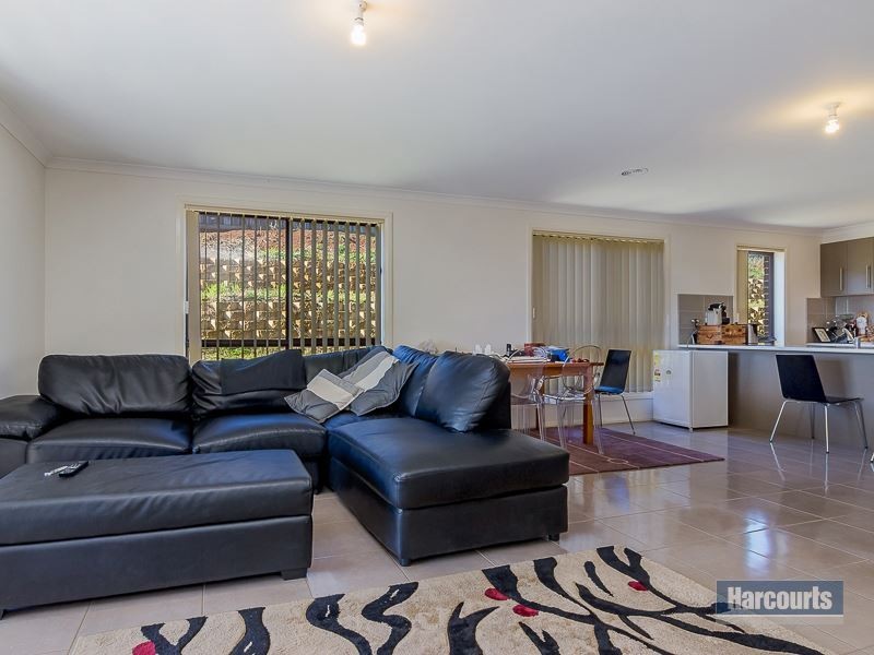 30 Hatfield Drive, Drouin VIC 3818