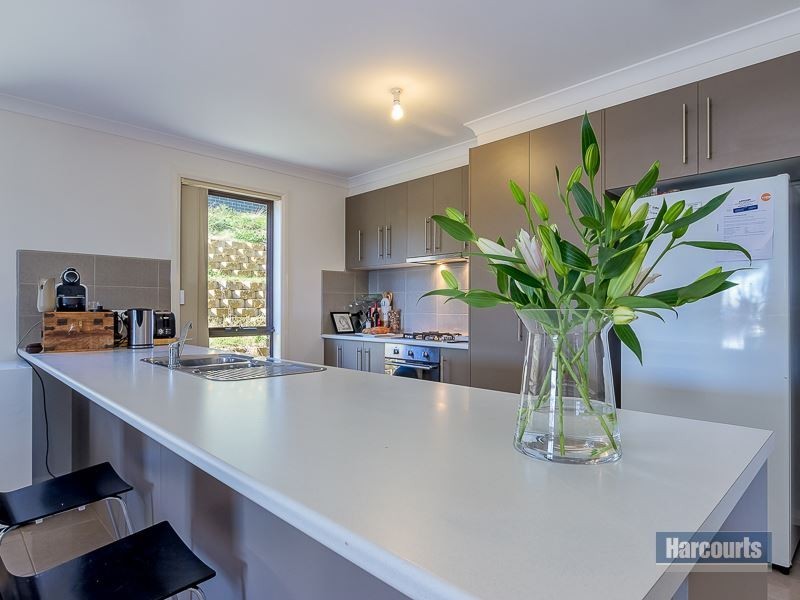 30 Hatfield Drive, Drouin VIC 3818