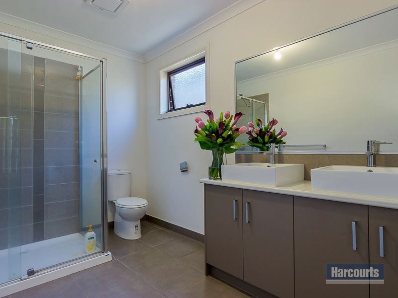 30 Hatfield Drive, Drouin VIC 3818