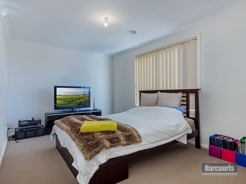 30 Hatfield Drive, Drouin VIC 3818