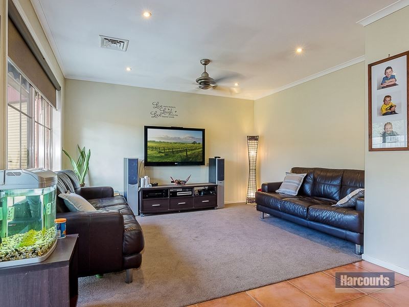 11 Adam Court, Drouin VIC 3818