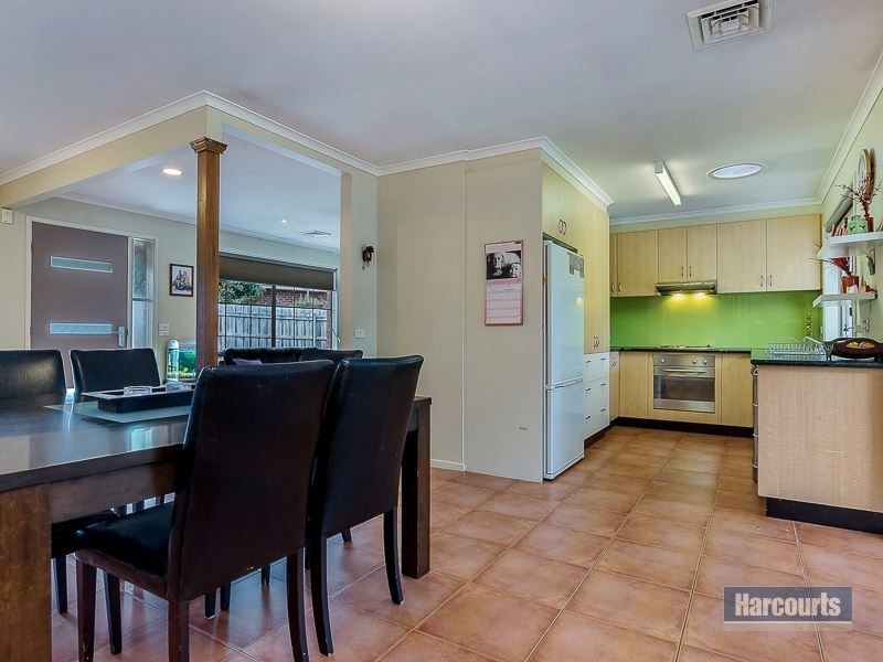 11 Adam Court, Drouin VIC 3818