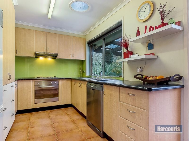 11 Adam Court, Drouin VIC 3818