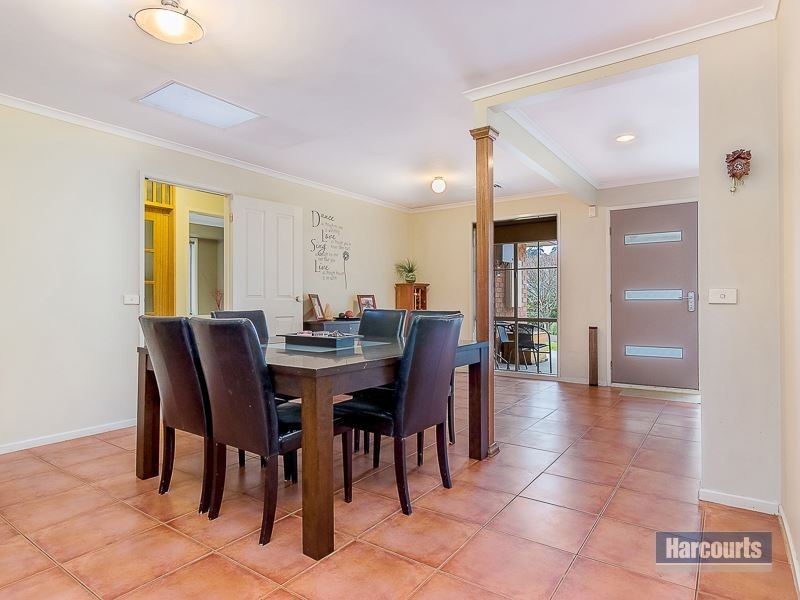 11 Adam Court, Drouin VIC 3818