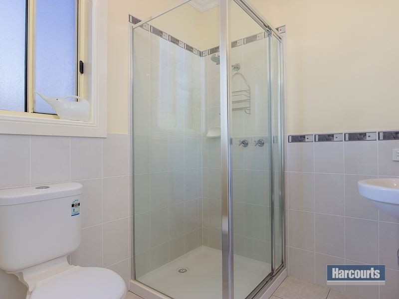 2/5 Karrala Court, Drouin VIC 3818