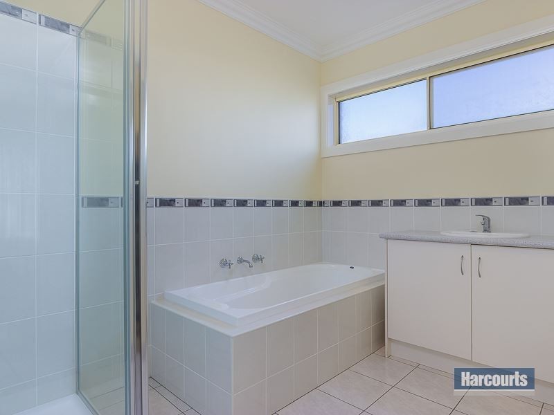 2/5 Karrala Court, Drouin VIC 3818