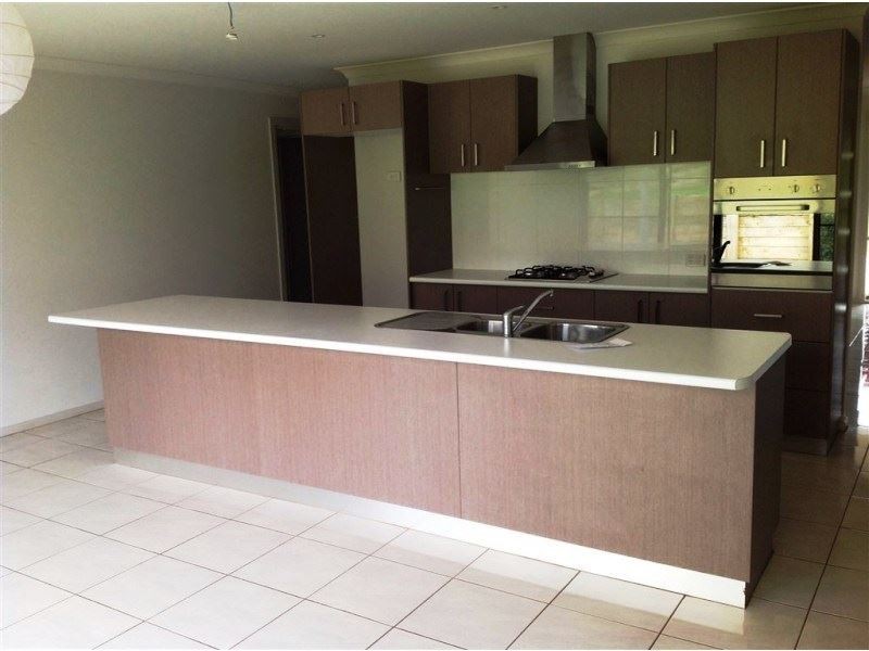 24 McMillan Drive, Warragul VIC 3820