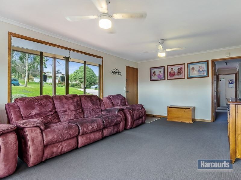 11 Bennett Street, Drouin VIC 3818
