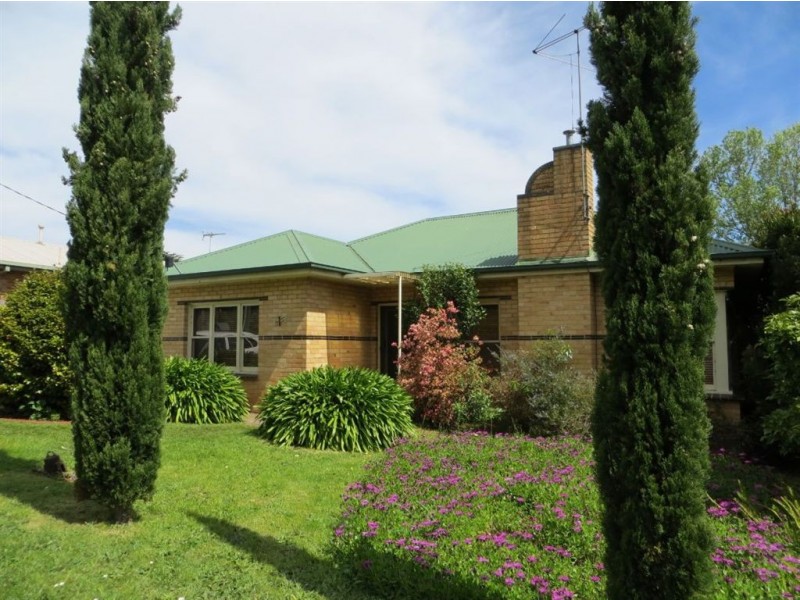 1 Balmoral Crescent, Drouin VIC 3818