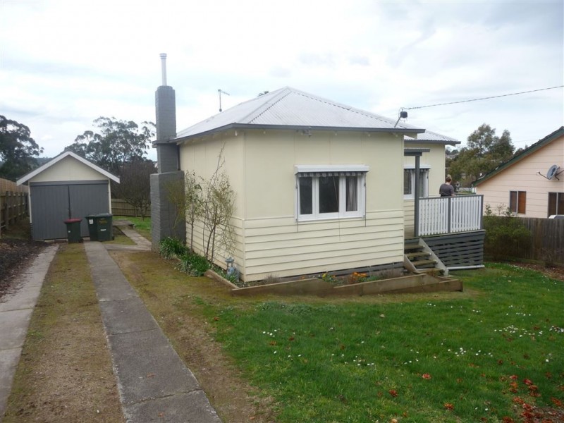 41 Wood Street, Drouin VIC 3818