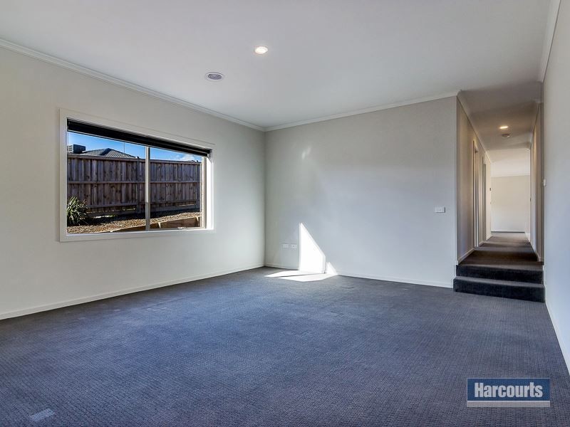 111 Jackson Drive, Drouin VIC 3818