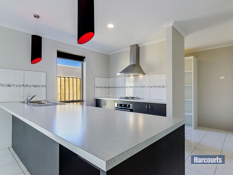 111 Jackson Drive, Drouin VIC 3818