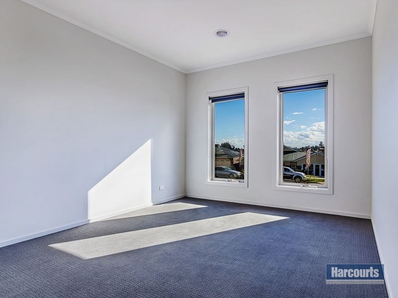 111 Jackson Drive, Drouin VIC 3818