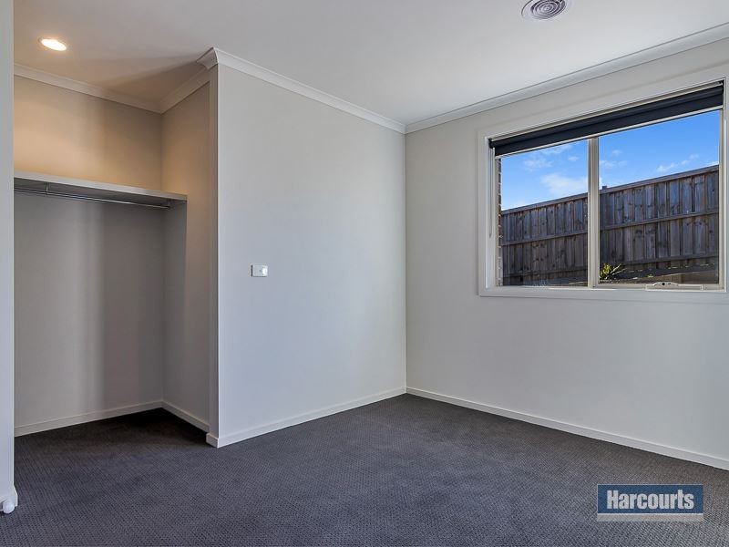 111 Jackson Drive, Drouin VIC 3818