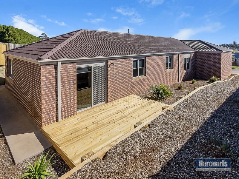 111 Jackson Drive, Drouin VIC 3818