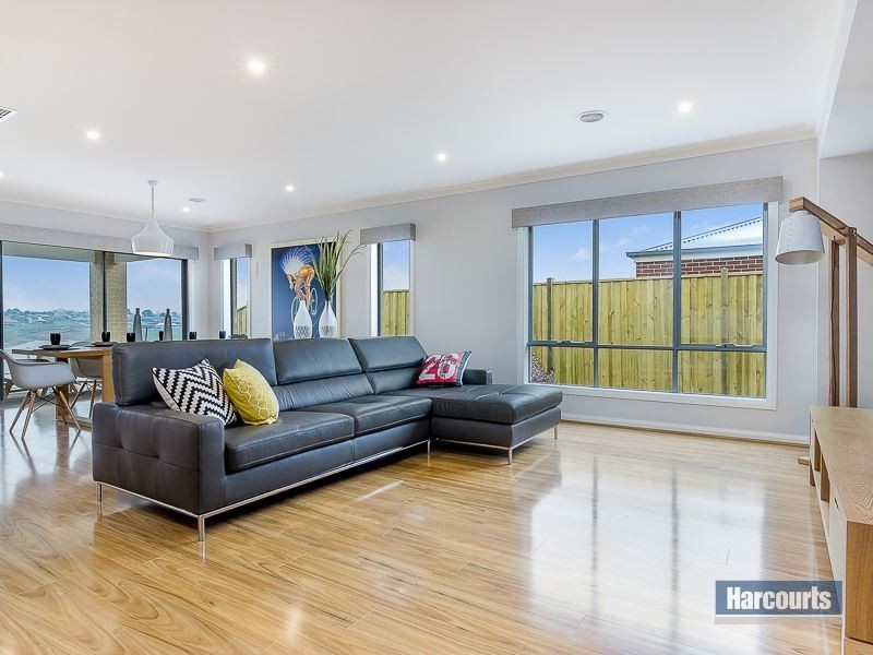 112 Jackson Drive, Drouin VIC 3818