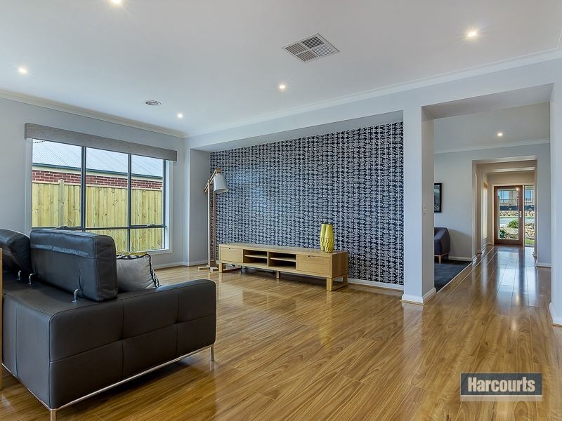 112 Jackson Drive, Drouin VIC 3818