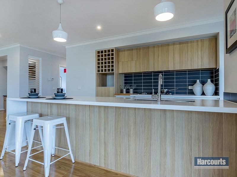 112 Jackson Drive, Drouin VIC 3818