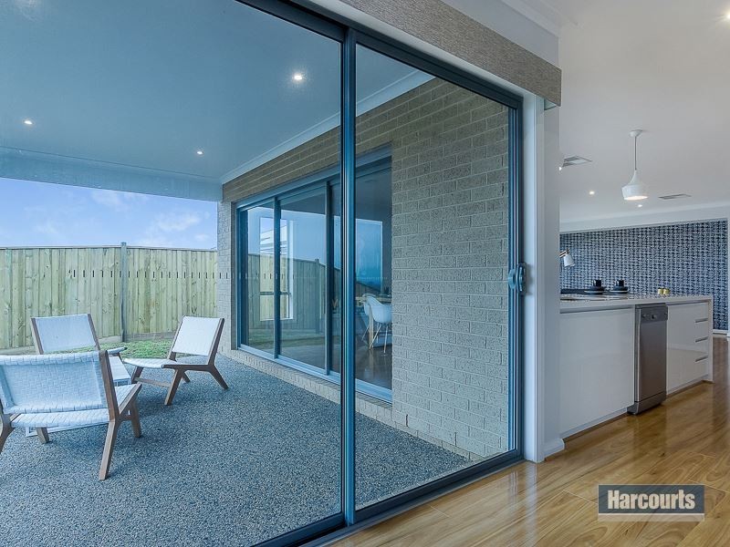 112 Jackson Drive, Drouin VIC 3818