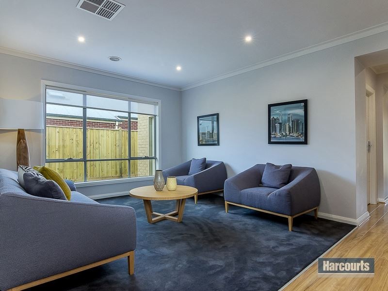 112 Jackson Drive, Drouin VIC 3818