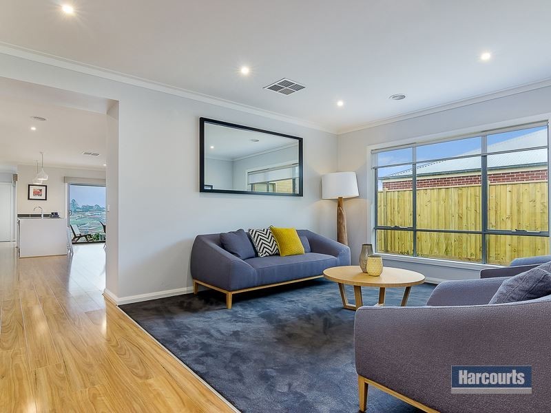 112 Jackson Drive, Drouin VIC 3818