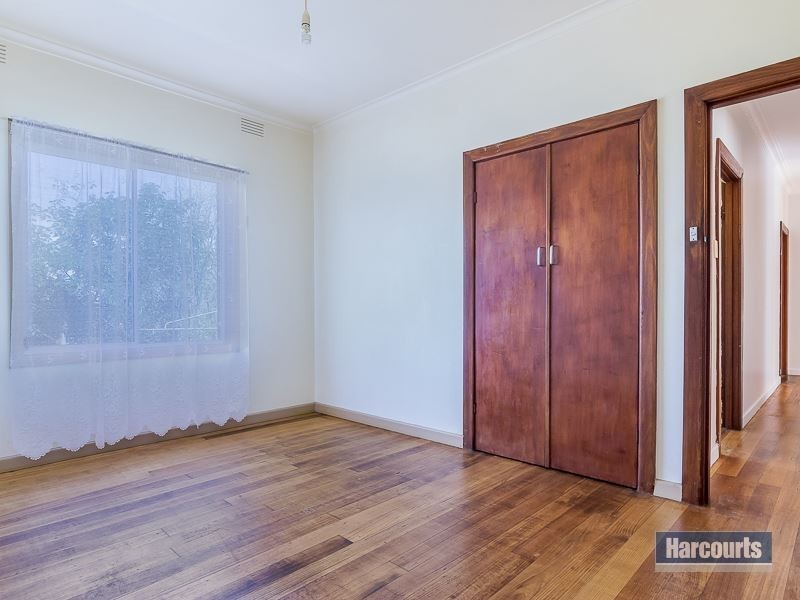 13 Railway Avenue, Drouin VIC 3818