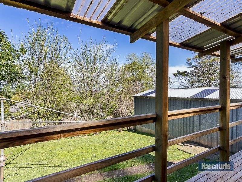 13 Railway Avenue, Drouin VIC 3818