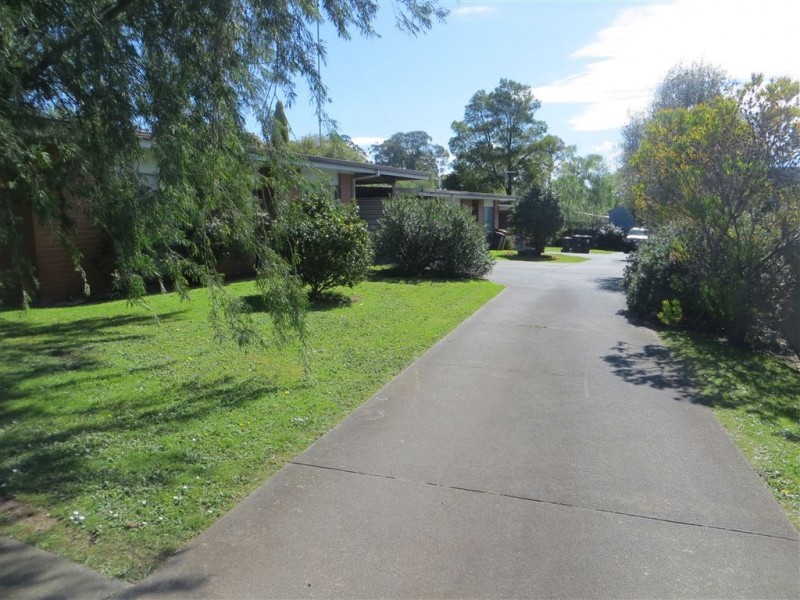 2/213 Princes Way, Drouin VIC 3818